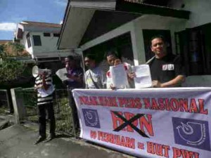 20 jurnalis di Manado gelar Aksi demo tolak HPN, Sabtu (9/2/2013) (foto: ist)